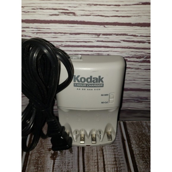Kodak K6000 Ni-MH/Ni-Cd Battery Charger AA or AAA 1 Hour Charging - Picture 2 of 4